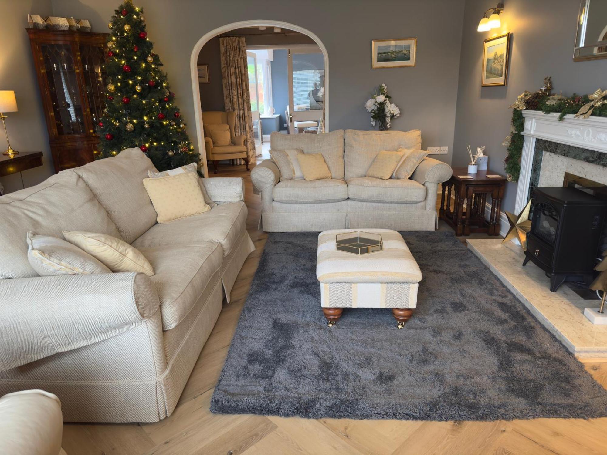Vast, Elegant Home With Indoor Pool & Sauna Near Popular Golf Course Kington  Esterno foto