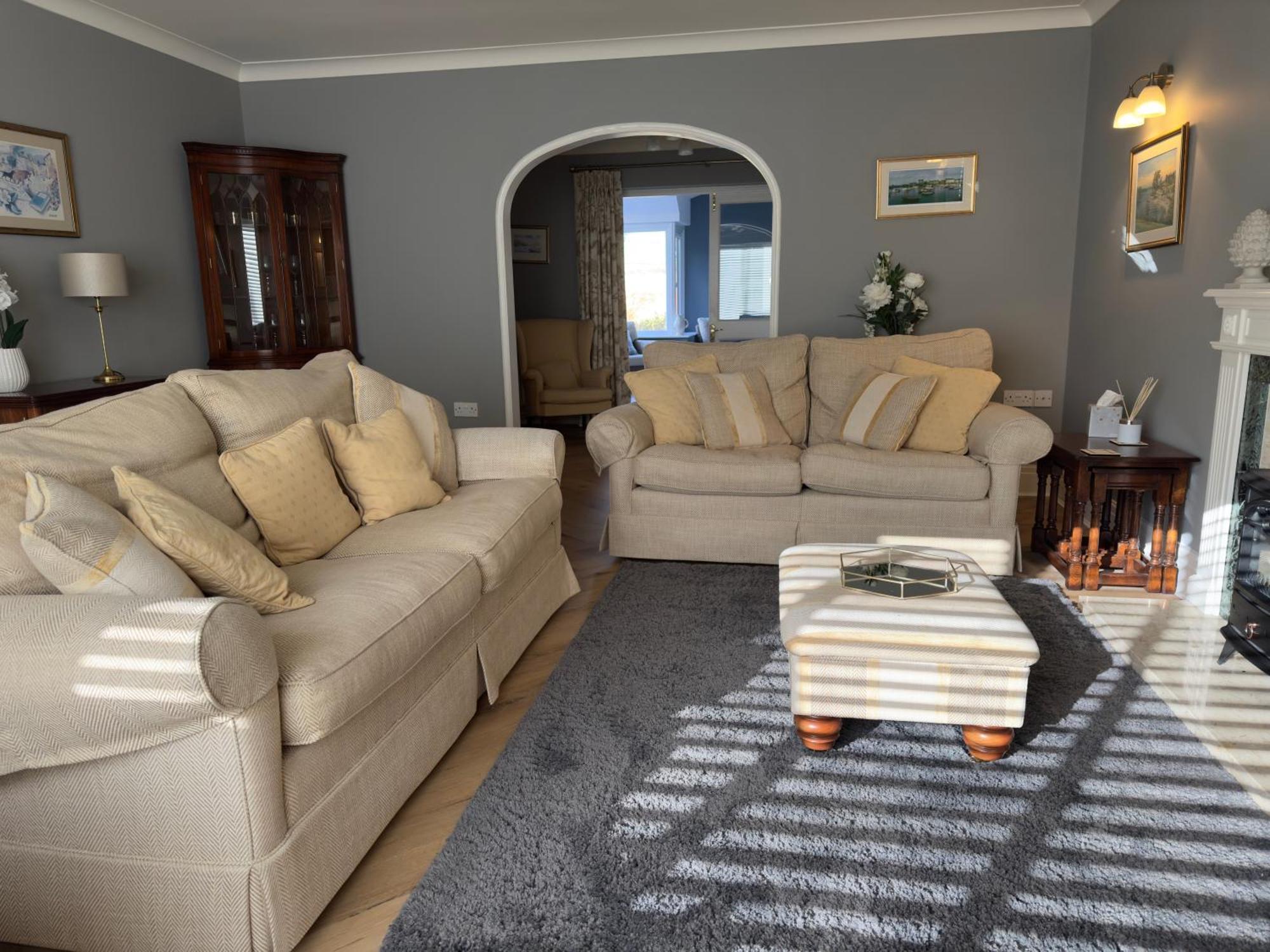 Vast, Elegant Home With Indoor Pool & Sauna Near Popular Golf Course Kington  Esterno foto