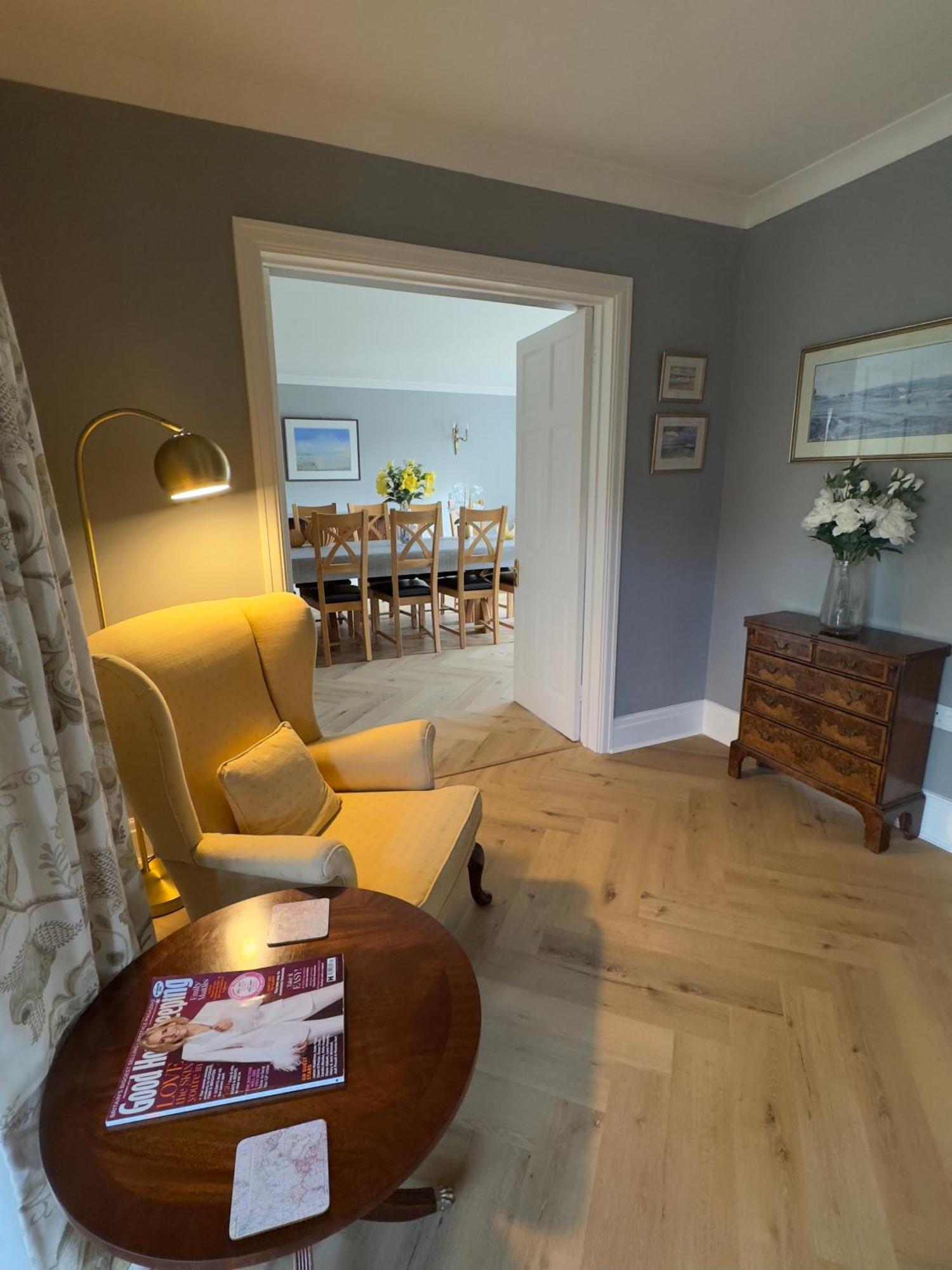 Vast, Elegant Home With Indoor Pool & Sauna Near Popular Golf Course Kington  Esterno foto